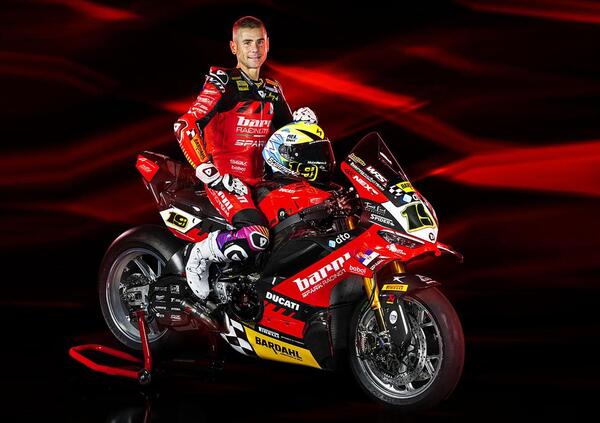 ASI debutta a MBE 2026 con una collezione Ducati: allo stand anche Bautista e Spinelli