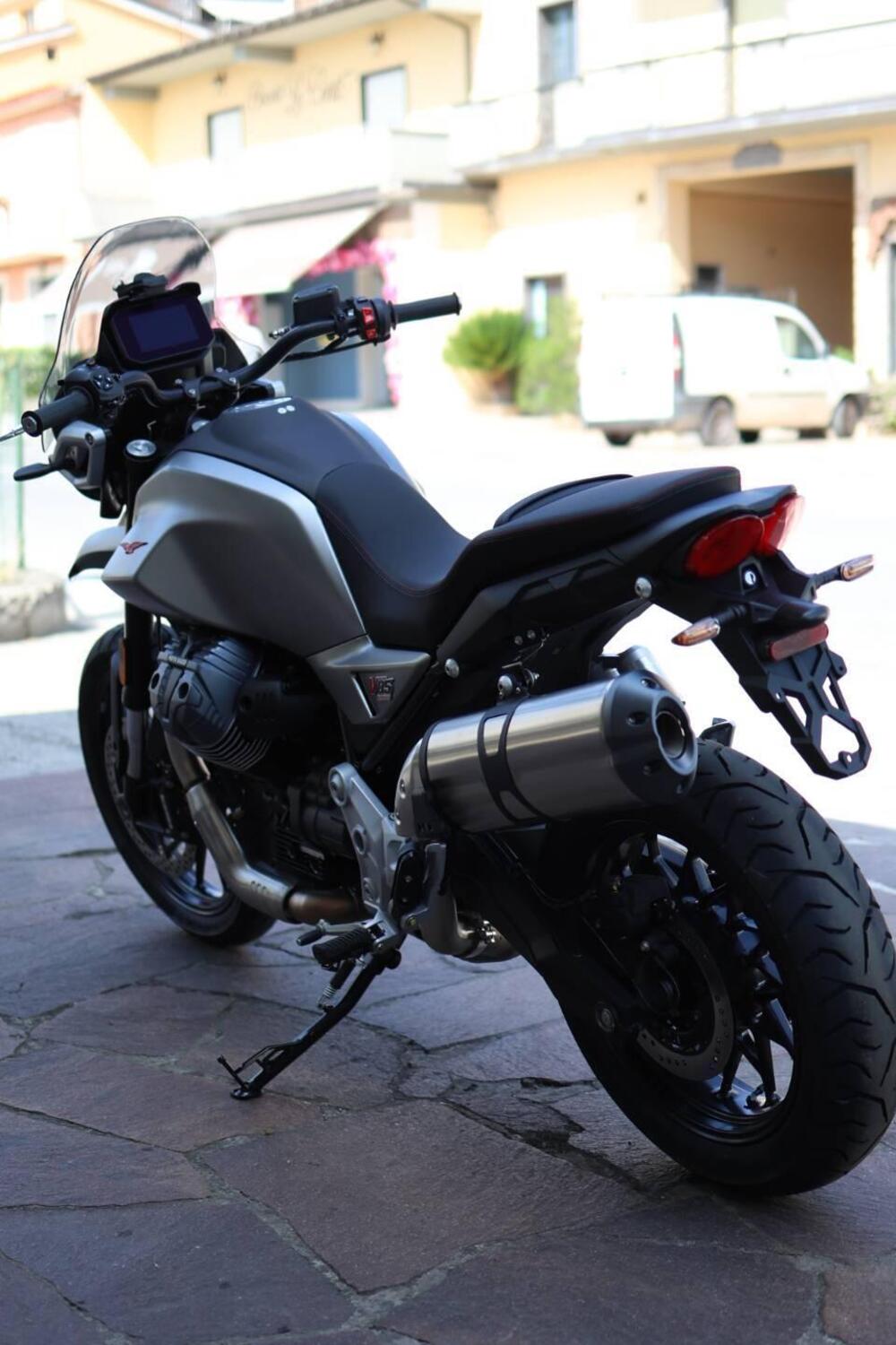 Moto Guzzi V85 Strada (2024 - 26) (11)