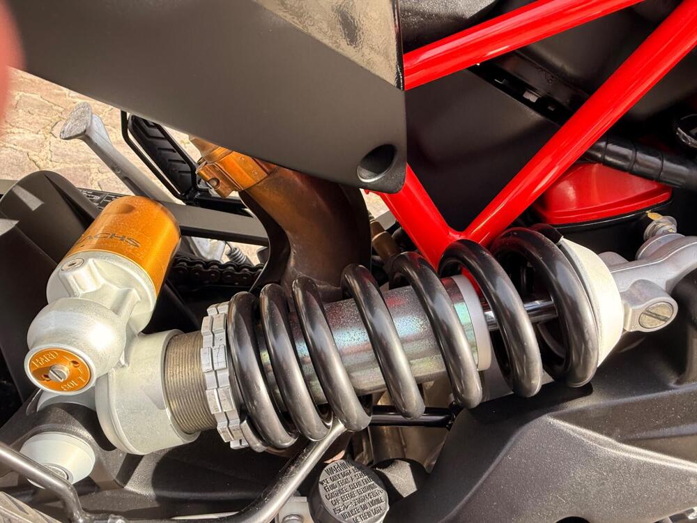 Aprilia Dorsoduro 900 (2017 - 20) (7)