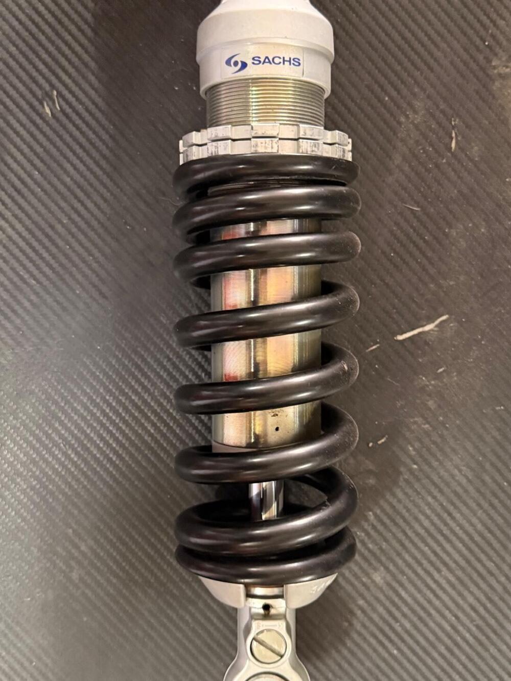 Aprilia Dorsoduro 900 (2017 - 20) (8)