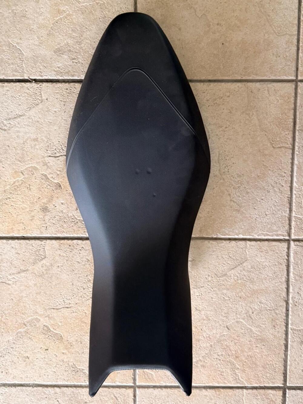 Aprilia Dorsoduro 900 (2017 - 20) (11)