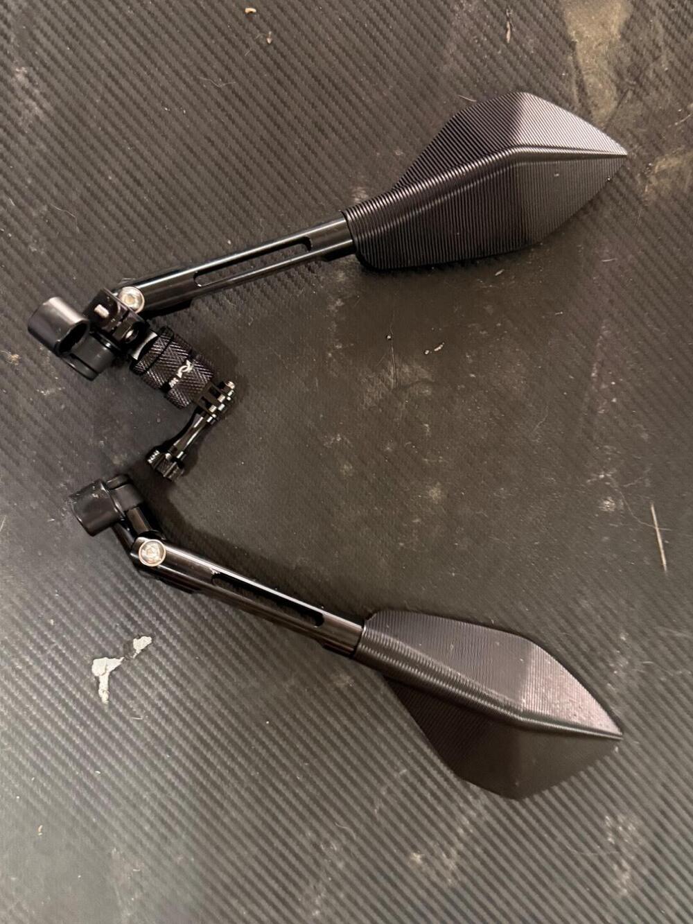 Aprilia Dorsoduro 900 (2017 - 20) (13)