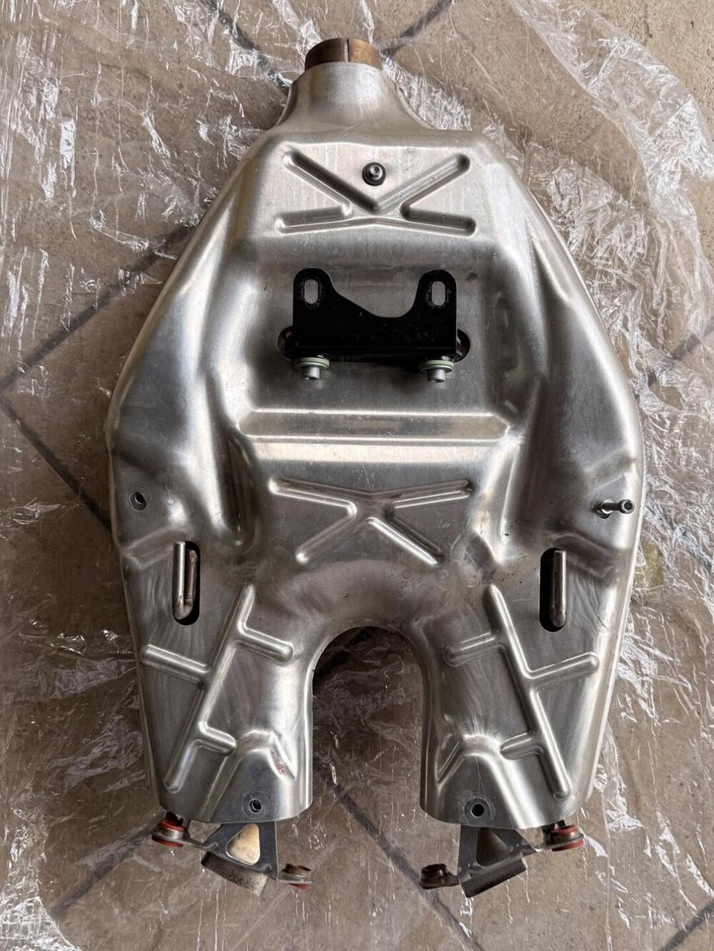 Aprilia Dorsoduro 900 (2017 - 20) (16)