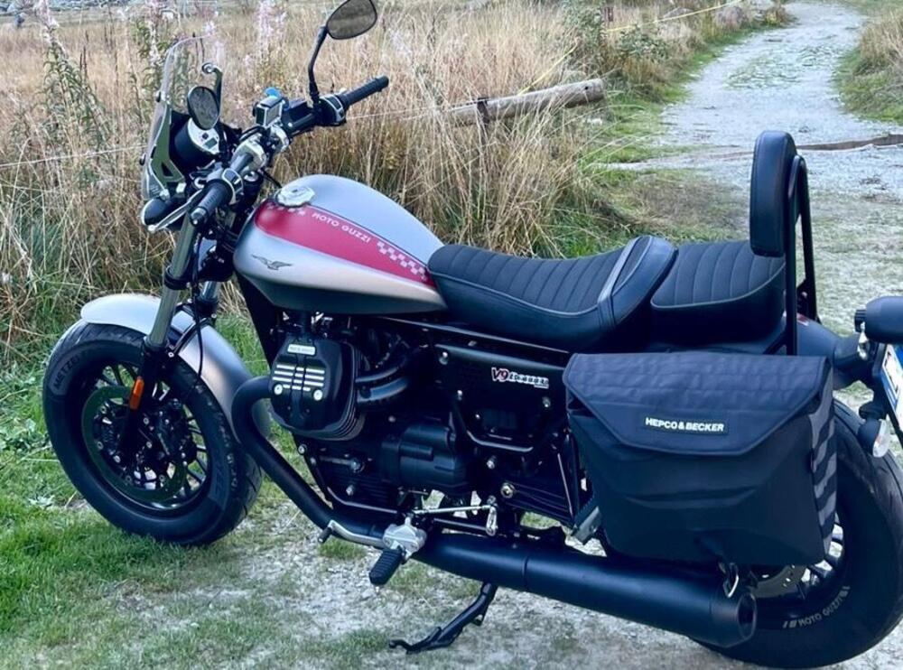 Moto Guzzi V9 Bobber (2016 - 18) (4)