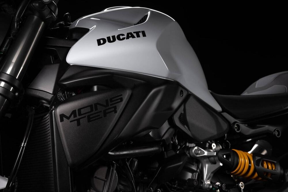 Ducati Monster 890 + (2026) (5)