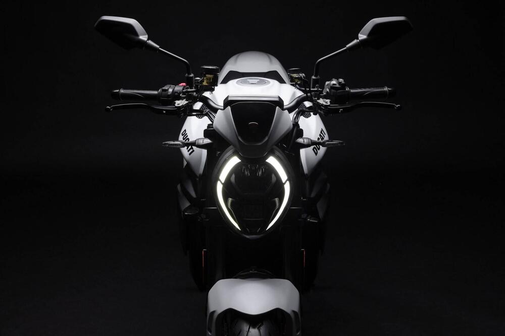 Ducati Monster 890 + (2026) (6)