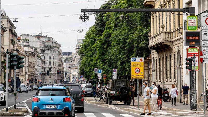 ZTL 2026, stretta su ibride ed elettriche: tutte le citt&agrave; dove scattano divieti e nuove tariffe