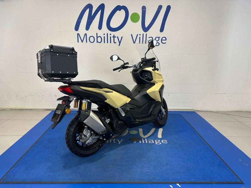 Um Italia Rockville 125 (2025 - 26) (2)