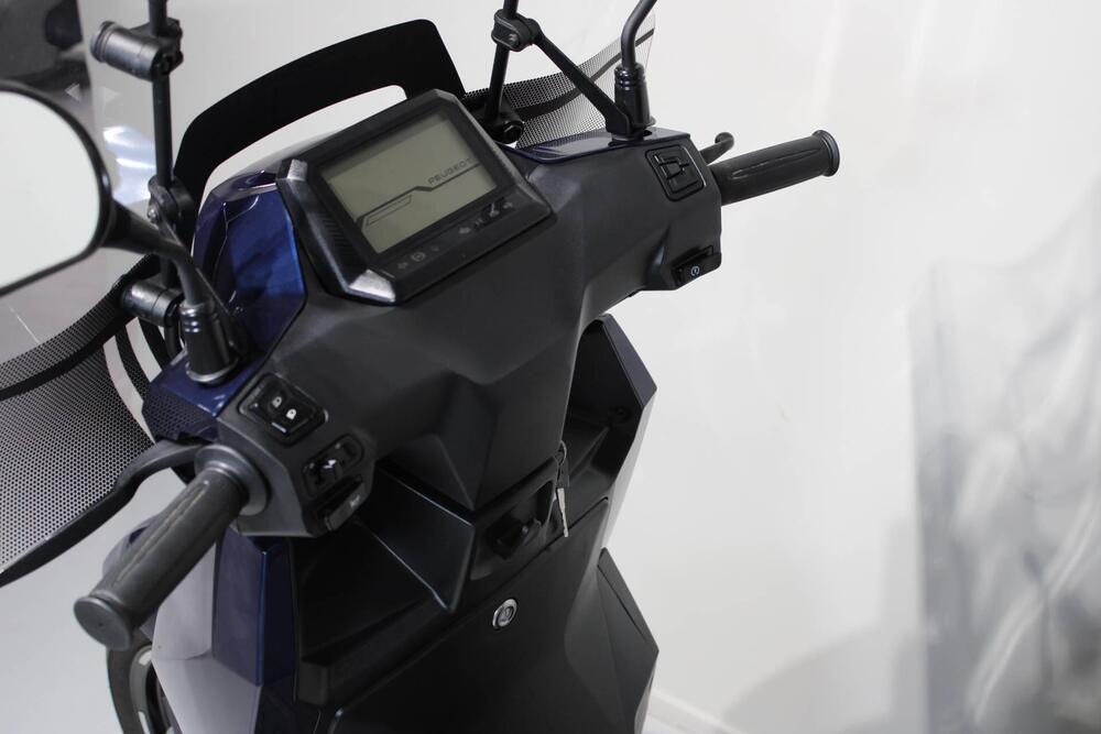 Peugeot Tweet 200 FL GT (2025 - 26) (5)