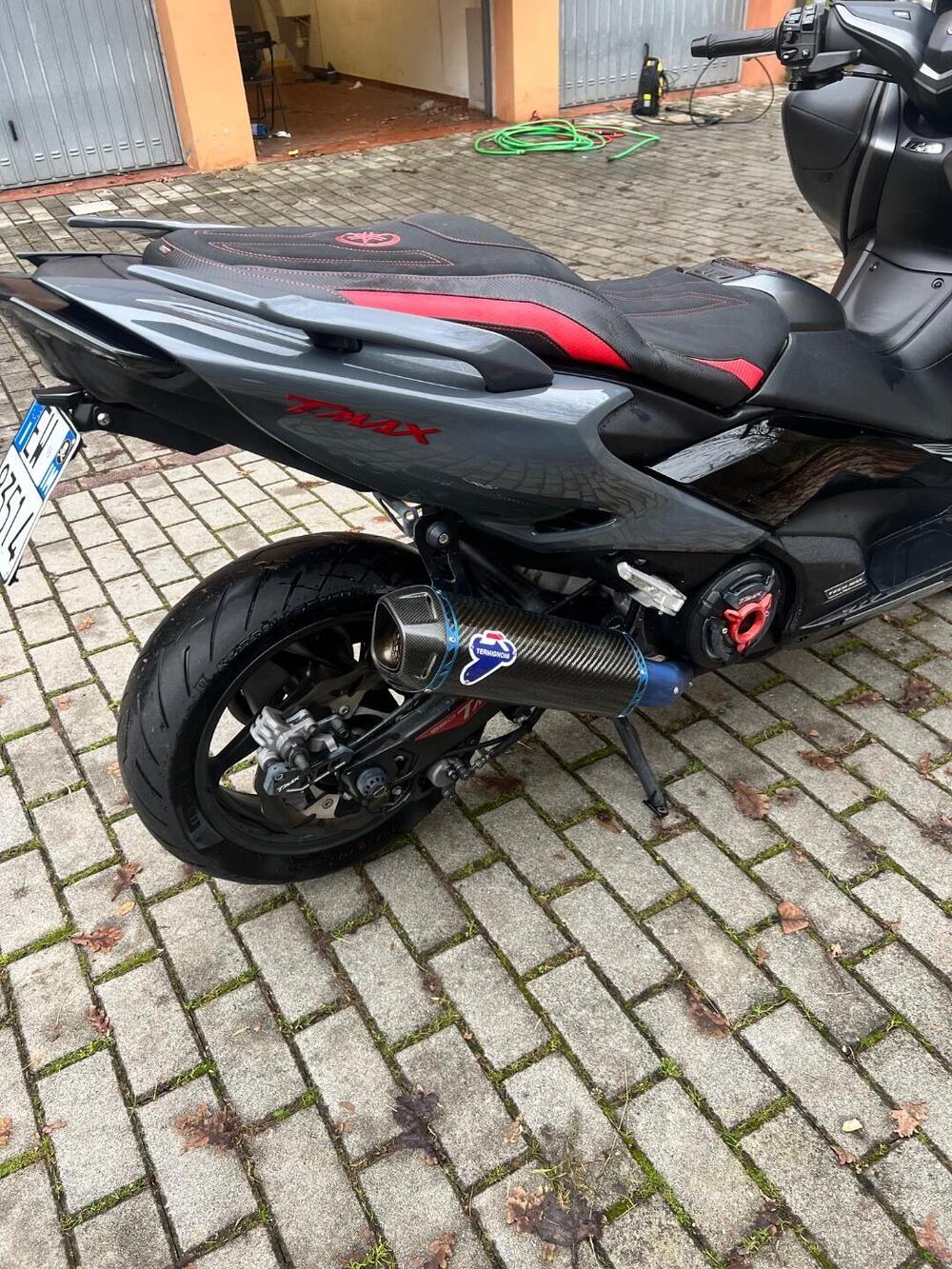 Yamaha T-Max 560 Tech Max (2021) (3)