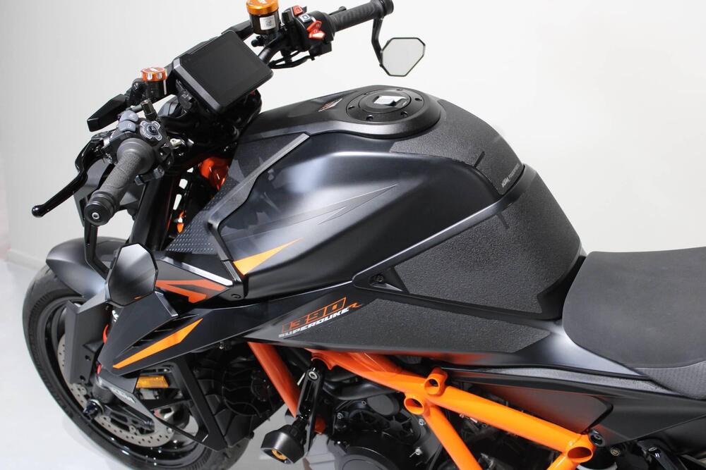 KTM 1390 Super Duke R (2024 - 26) (5)