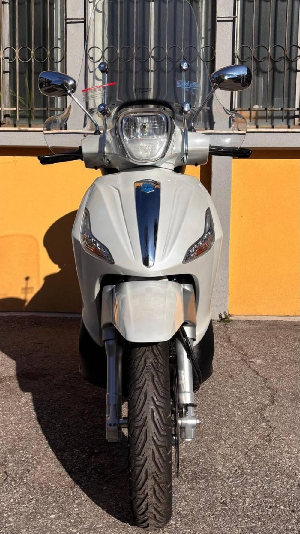 Piaggio Beverly 300 i.e. ABS-ASR (2016 - 20) (5)
