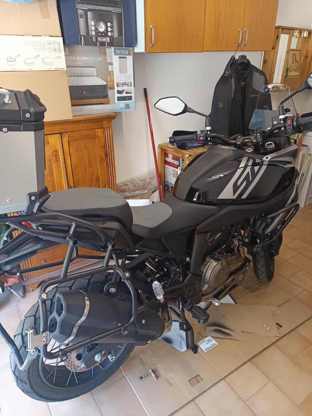 QJ Motor SRT 550 SX (2024) (2)