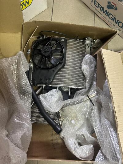 Radiatore acqua e olio per Agusta F3 675 del 2017 MV Agusta