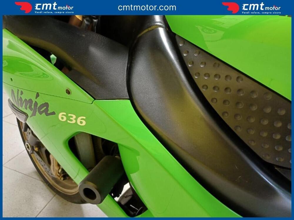 Kawasaki Ninja 636 ZX-6R (2005 - 06) (8)