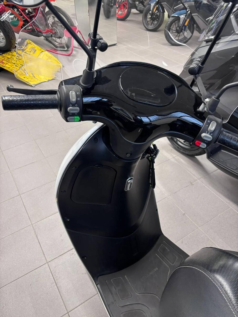 Horwin EK1 L1e (2022 - 24) (4)