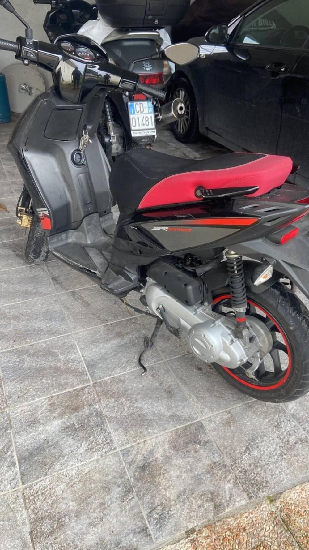 Aprilia SR 50 Motard (2012 - 13) (3)