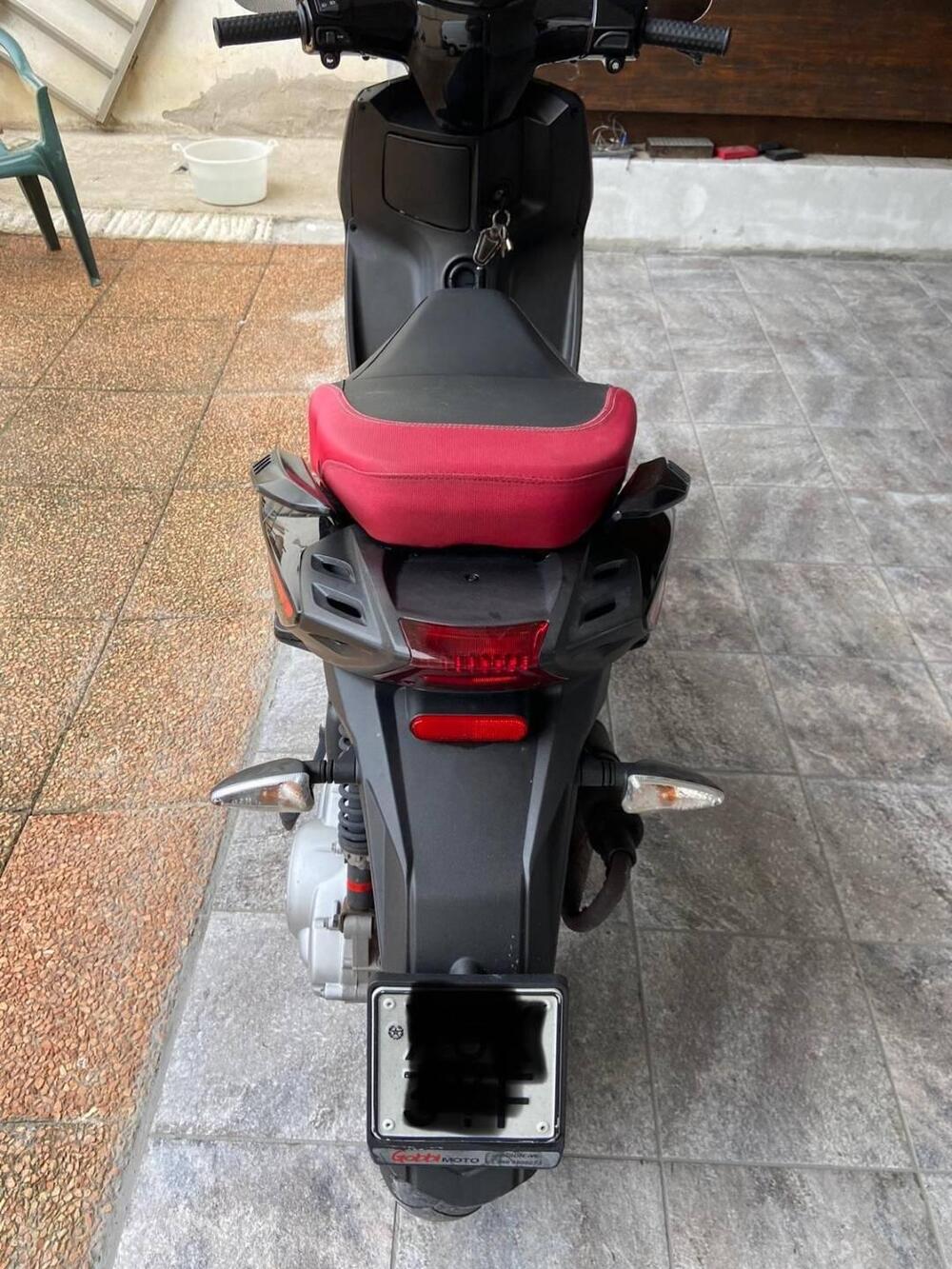 Aprilia SR 50 Motard (2012 - 13) (6)