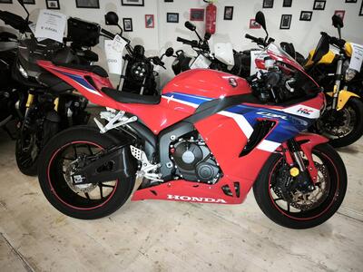 Honda CBR 600 RR (2024 - 26) usata