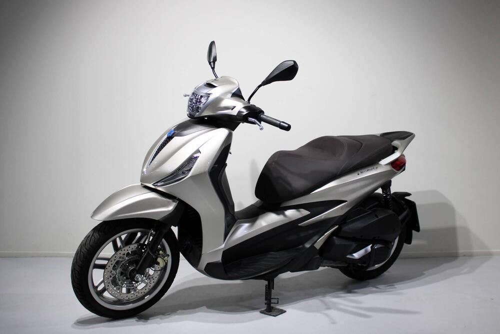 Piaggio Beverly 300 Hpe (2021) (3)