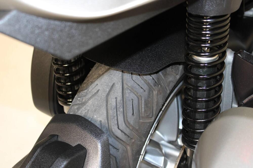 Piaggio Beverly 300 Hpe (2021) (7)