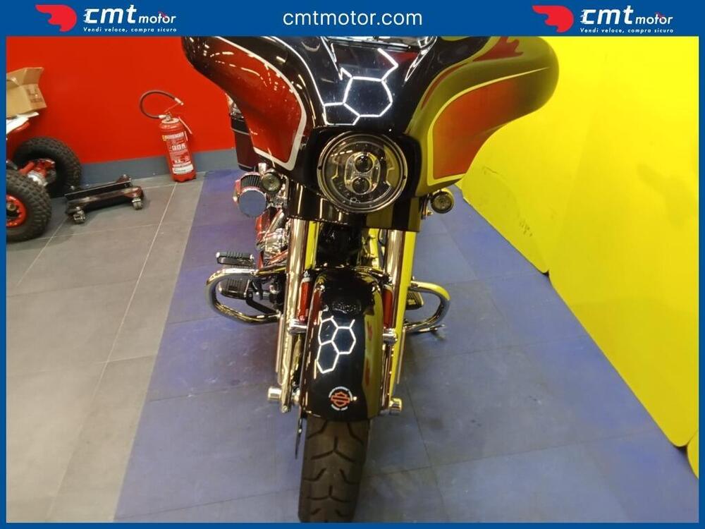 Harley-Davidson 117 Street Glide (2021) - FLHXSE (2)