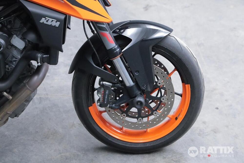 KTM 1290 Super Duke R (2019) (9)