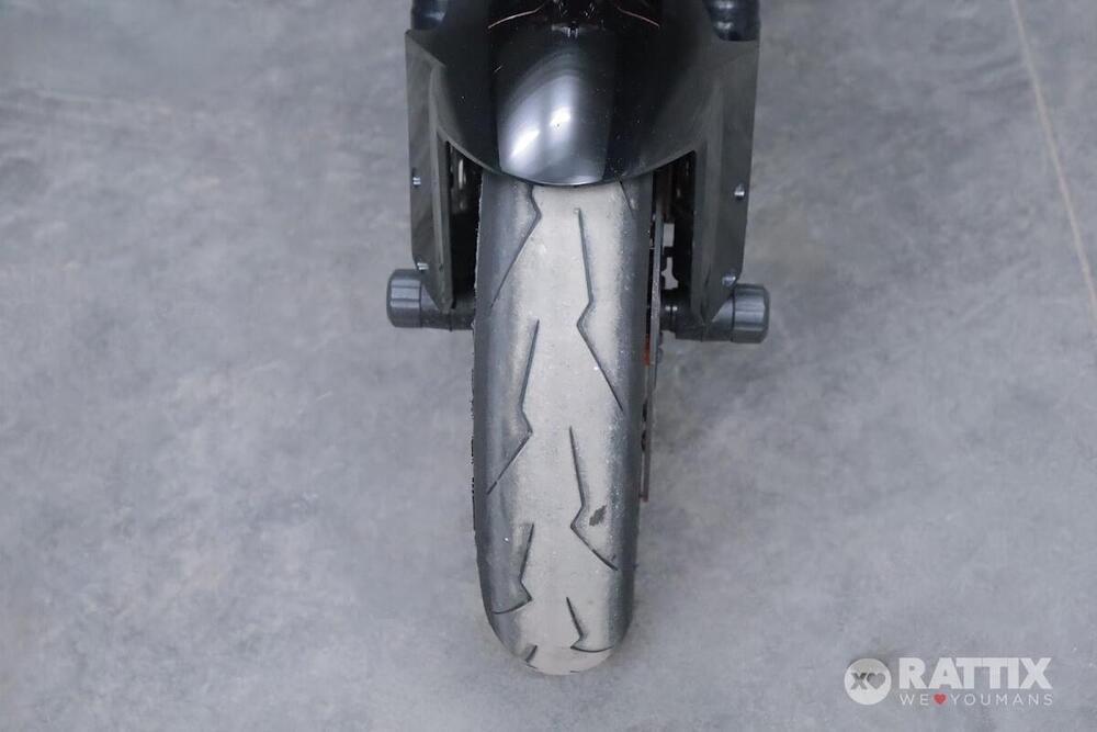 KTM 1290 Super Duke R (2019) (10)