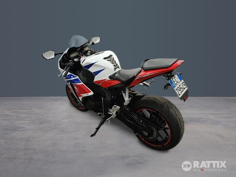 Honda CBR 1000 RR Fireblade (2012 - 16) (5)