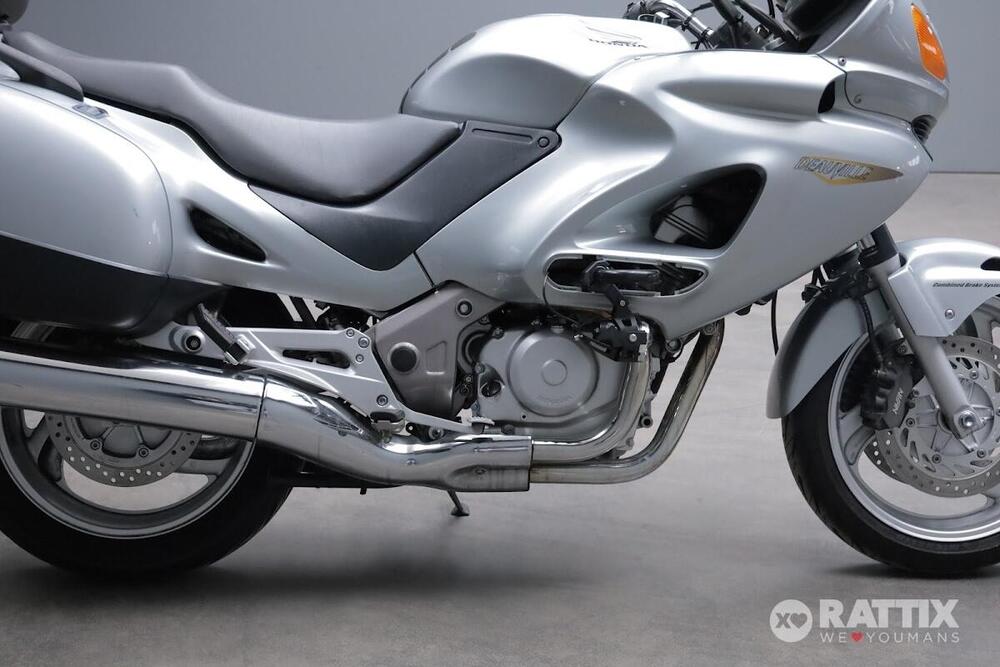 Honda Deauville 650 (2002 - 05) (9)