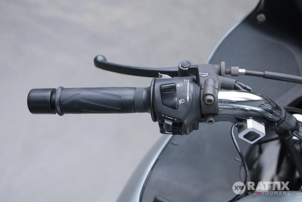 Honda Deauville 650 (2002 - 05) (12)