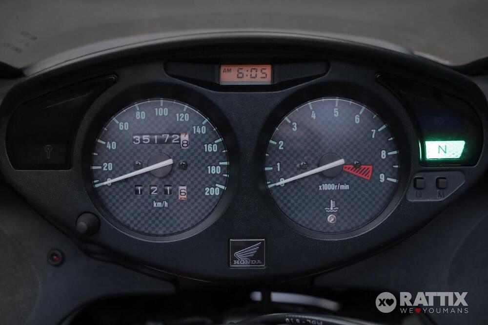 Honda Deauville 650 (2002 - 05) (14)