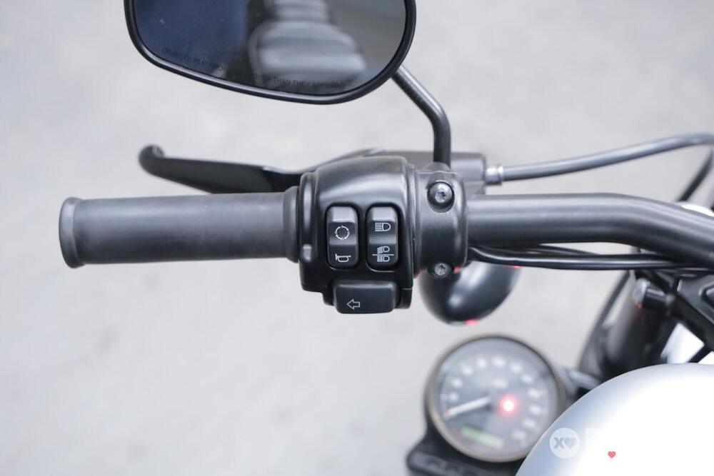 Harley-Davidson 883 Iron (2017 - 20) - XL 883N (13)