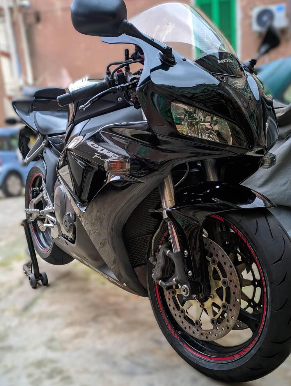 Honda CBR 1000 RR Fireblade (2006 - 07) (2)