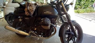 Moto Guzzi V7 II Stone (2015 - 17) usata