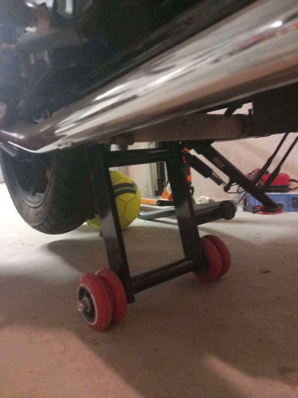 Moto Guzzi V7 II Stone (2015 - 17) (6)