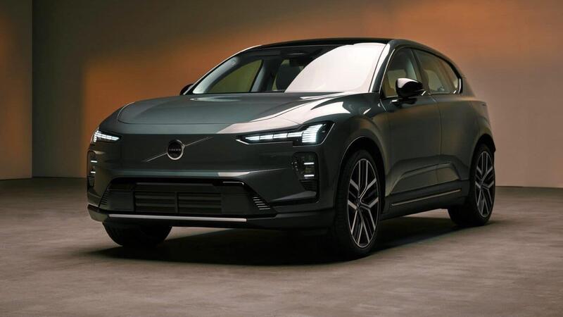 Volvo EX60, fino a 810 km di autonomia: il nuovo SUV elettrico sorprende tutti