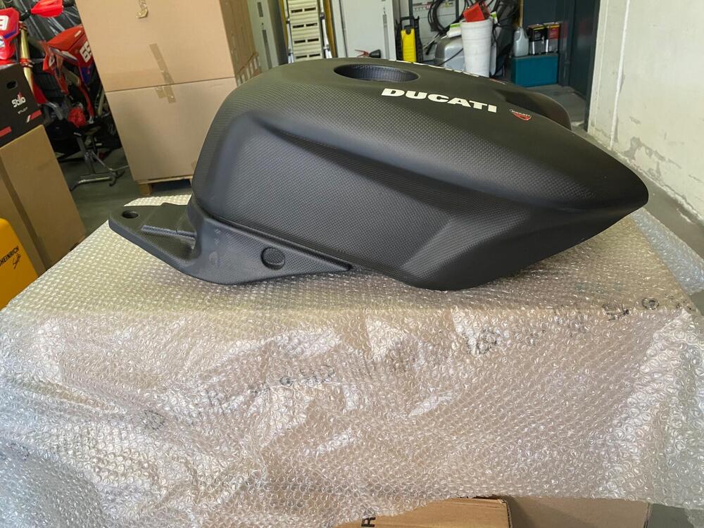 Serbatoio 1198r Ducati (3)