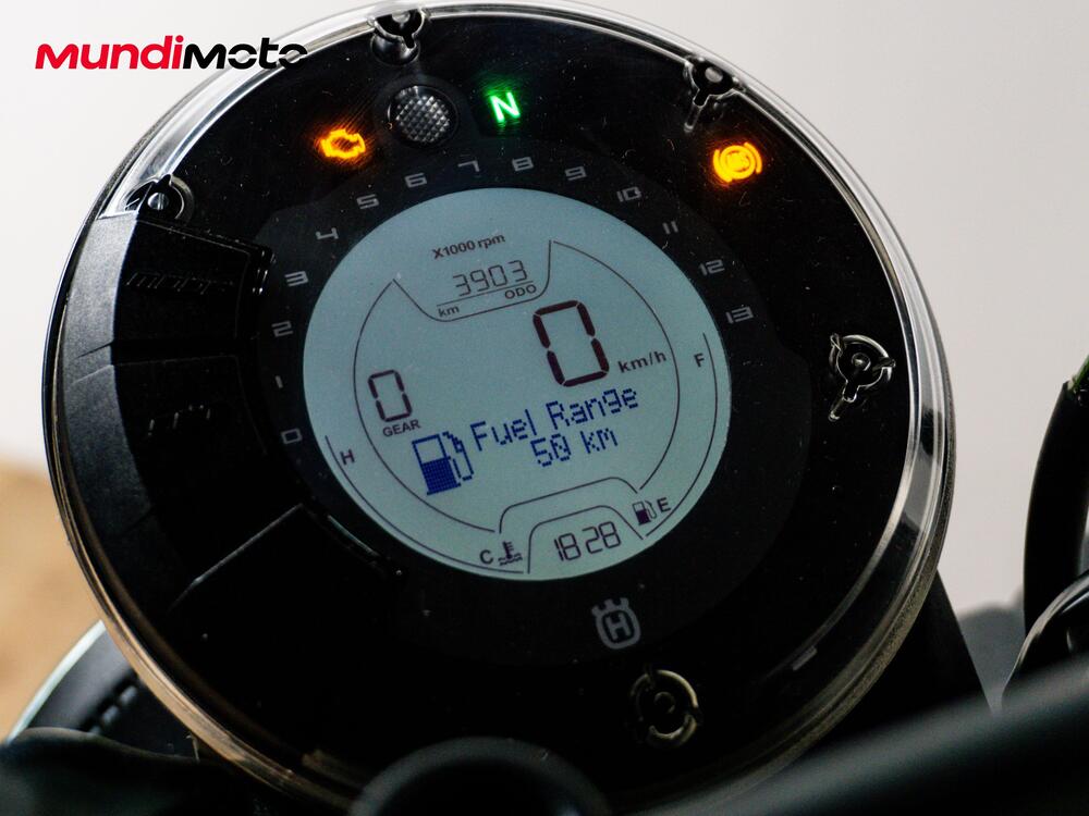 Husqvarna Svartpilen 401 (2024 - 26) (12)