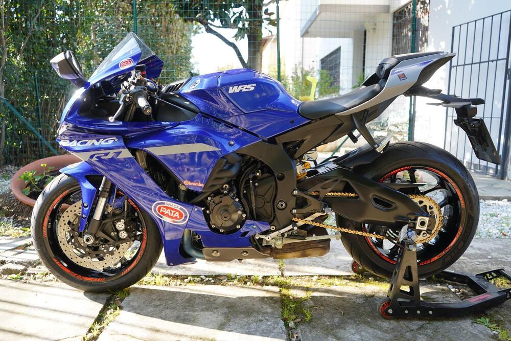 Yamaha YZF R1 (2020 - 25) (2)