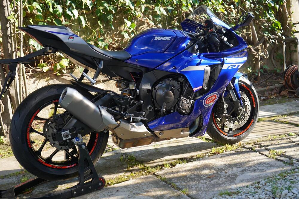 Yamaha YZF R1 (2020 - 25) (6)