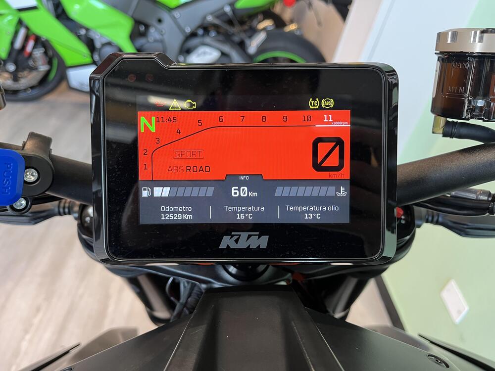 KTM 1290 Super Duke R (2022 - 23) (4)