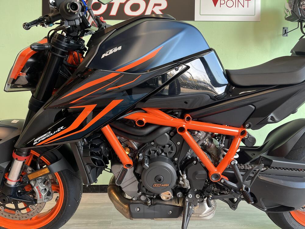 KTM 1290 Super Duke R (2022 - 23) (7)