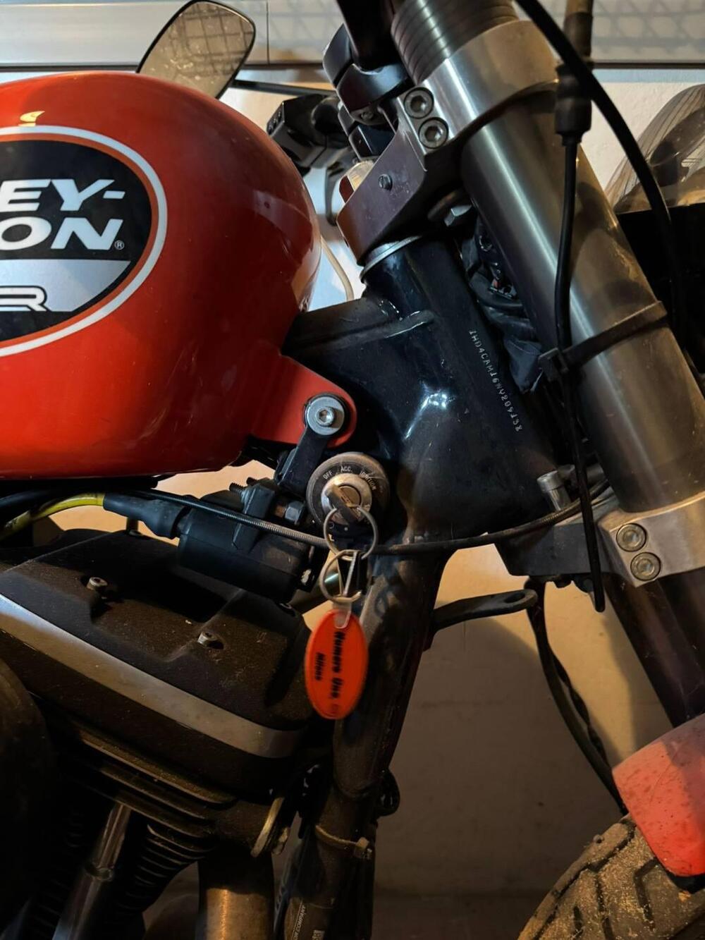 Harley-Davidson 883 Custom (1998 - 00) - XL 53C (4)