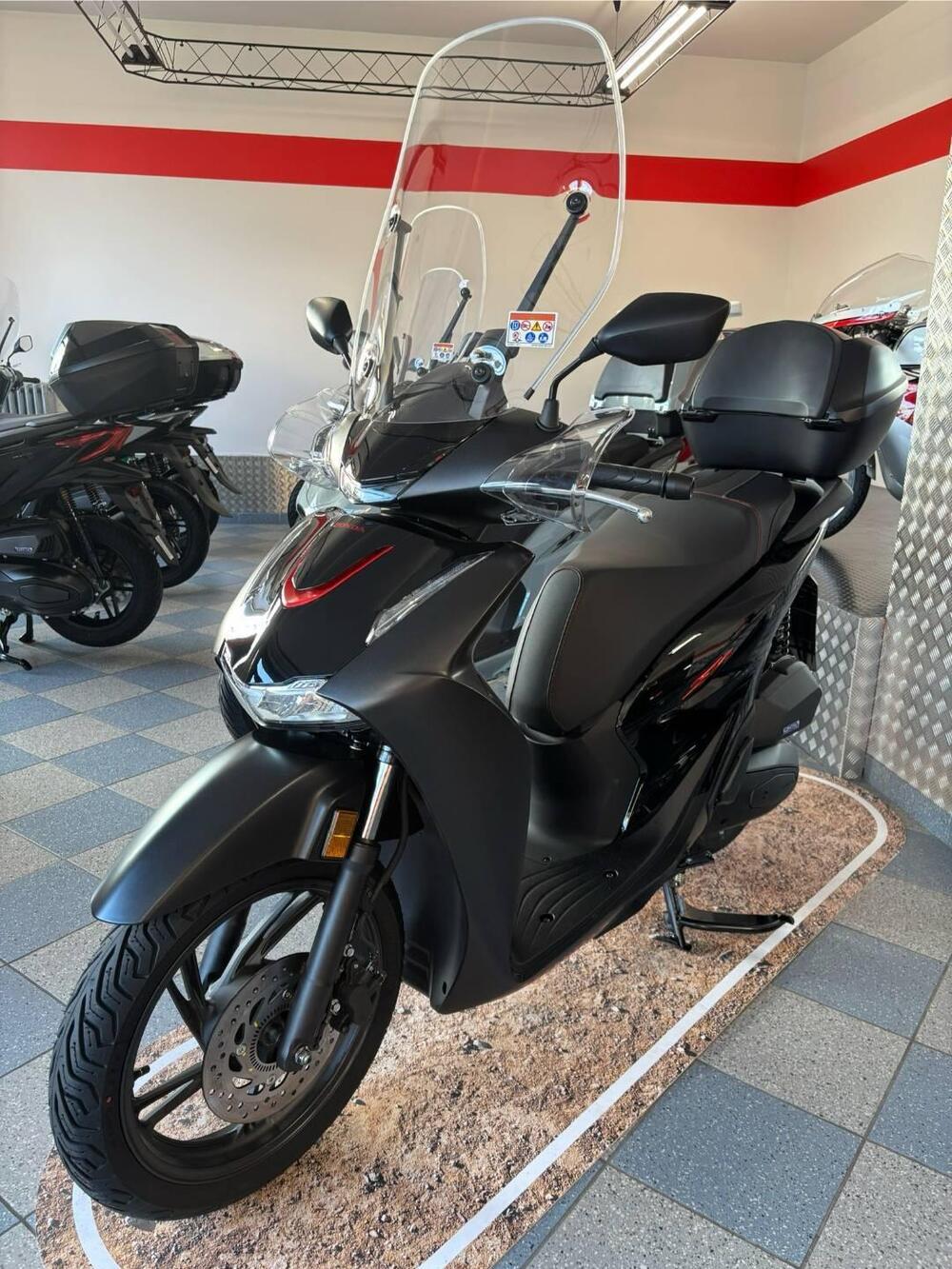 Honda SH 125 Sport (2026) (3)