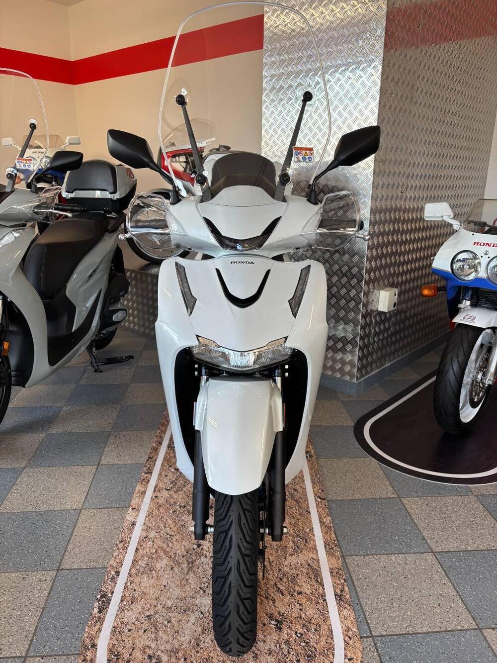Honda SH 150 (2026) (2)