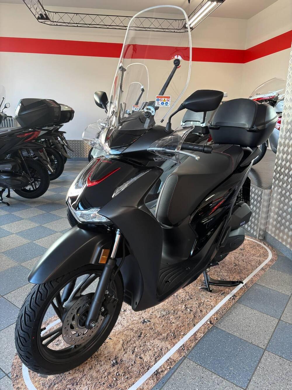 Honda SH 150 Sport (2026) (3)