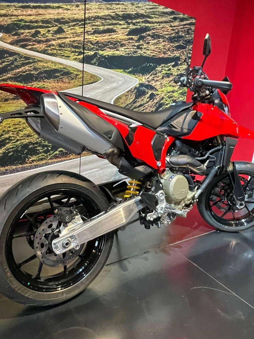 Ducati Hypermotard 698 Mono (2024 - 26) (3)
