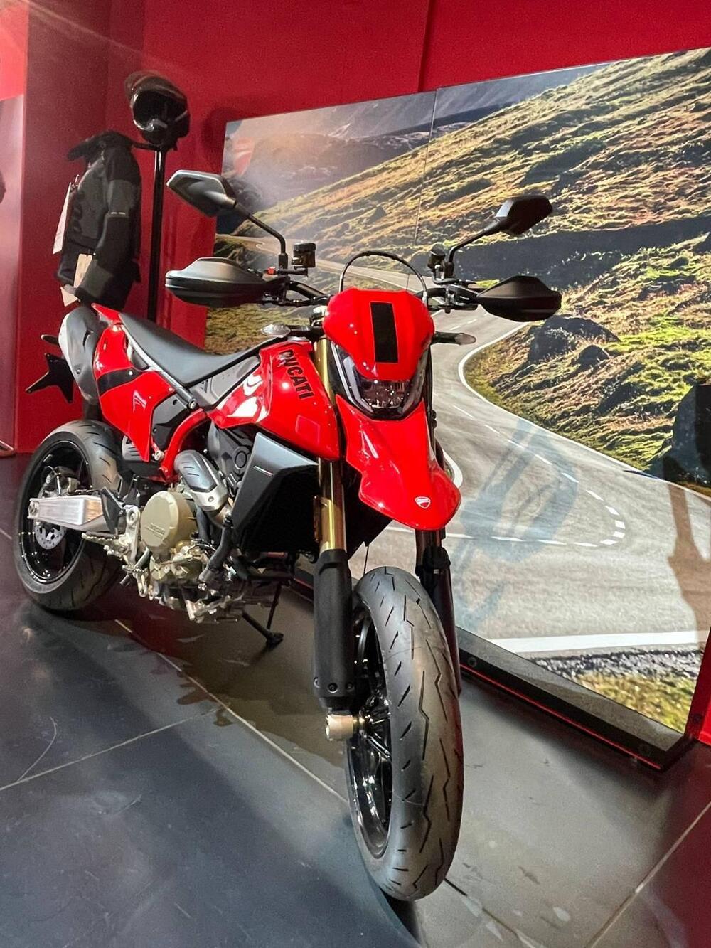 Ducati Hypermotard 698 Mono (2024 - 26) (4)