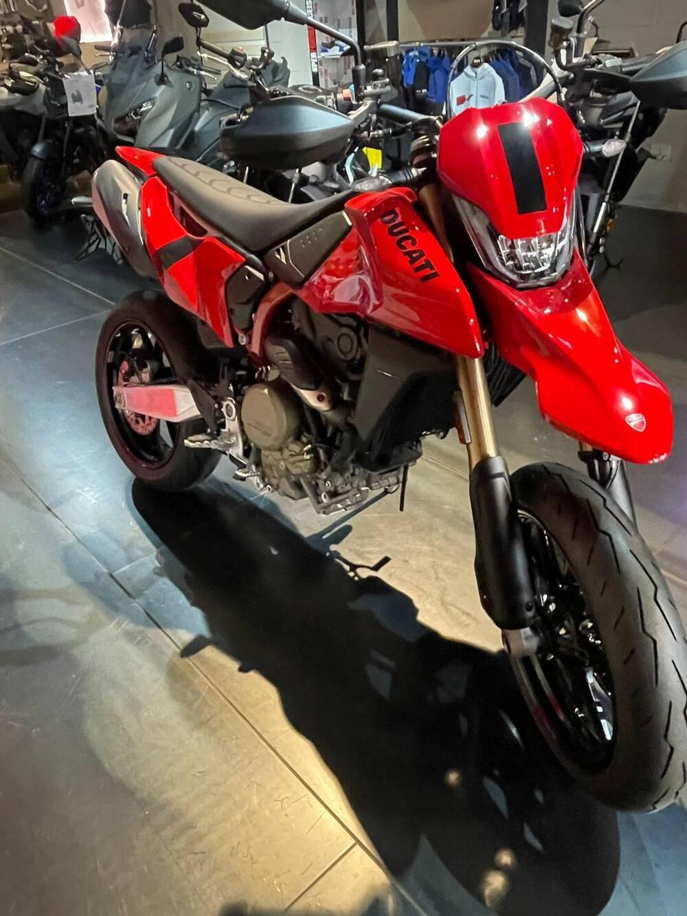 Ducati Hypermotard 698 Mono (2024 - 26) (2)